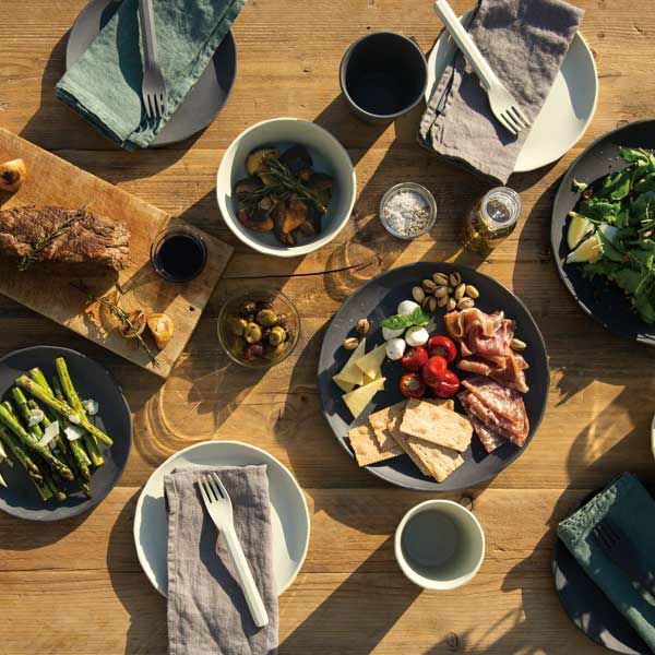 ALFRESCO プレート 25cmブラック | upstairs outdoor living
