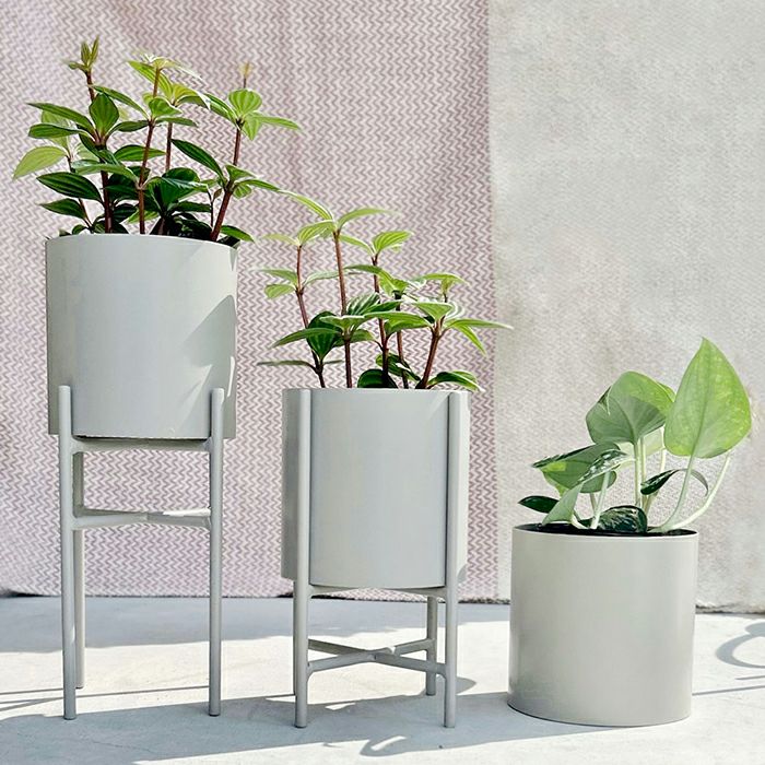 アイアンプランターウィズスタンド Ф22 ピンク | upstairs outdoor living